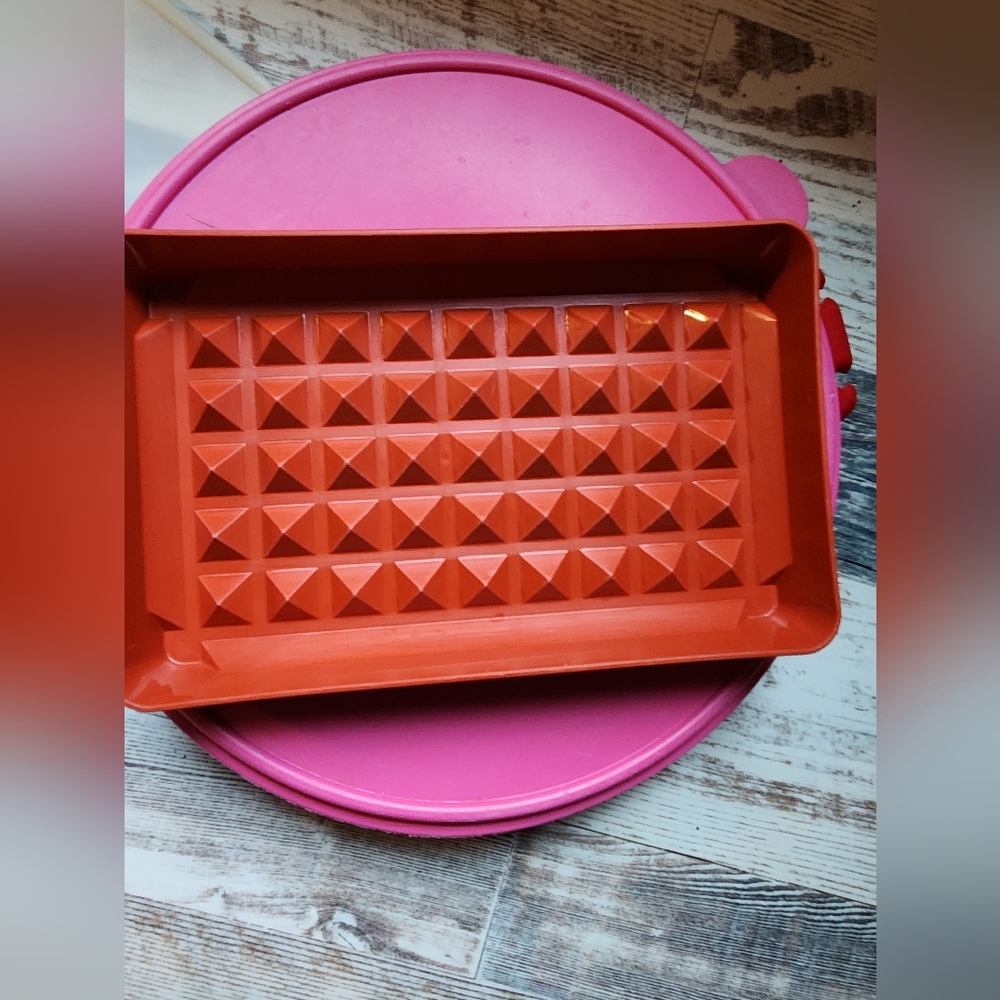 Tupperware set - Picture 4 of 8
